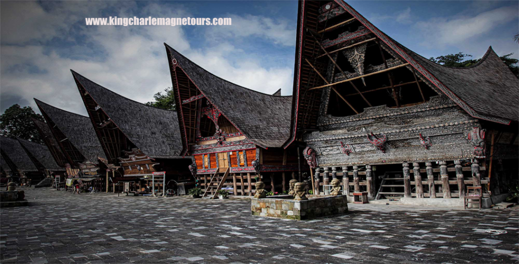 Rumah Adat Indonesia Kekayaan